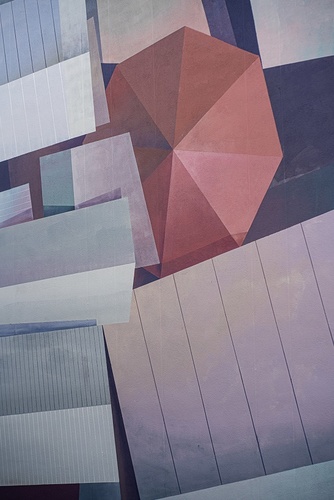Warszawa ma kolejny artystyczny mural w którym nowoczesny styl łączy się z symbolicznym przekazem